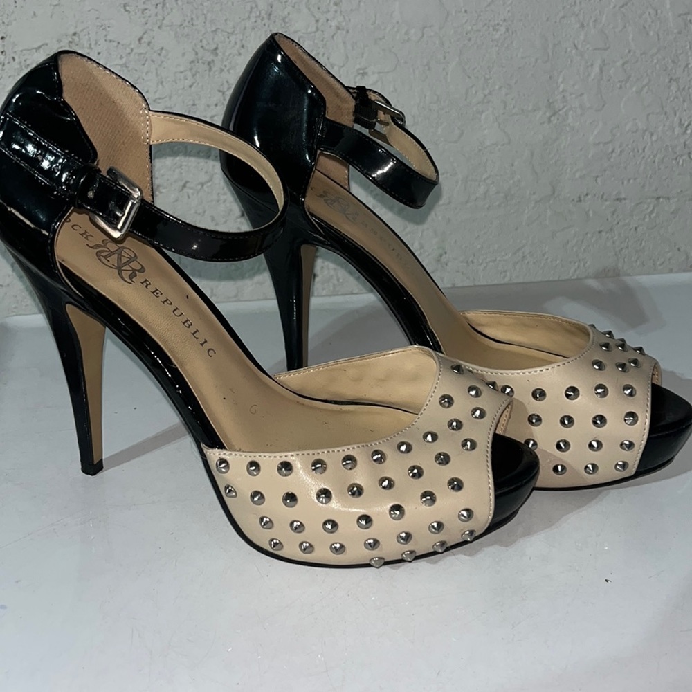 Hi, selling these sext heels, normal wear/scuffs